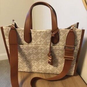 Michael Kors Gigi Large Empire Signature Logo Tote Bag w/Brown Trim NWT $358